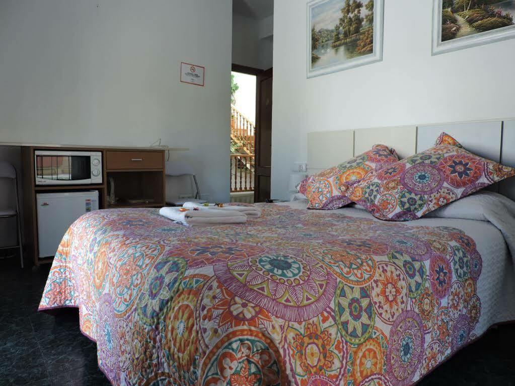 Hostal Sol Y Mar Nerja Exterior photo
